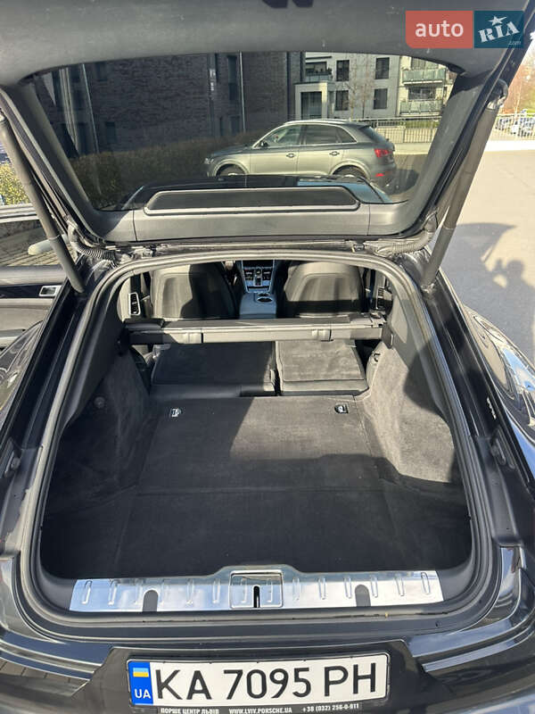 Фастбэк Porsche Panamera 2017 в Львове