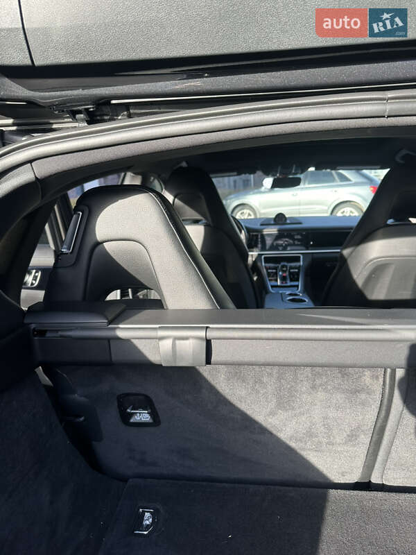 Фастбэк Porsche Panamera 2017 в Львове