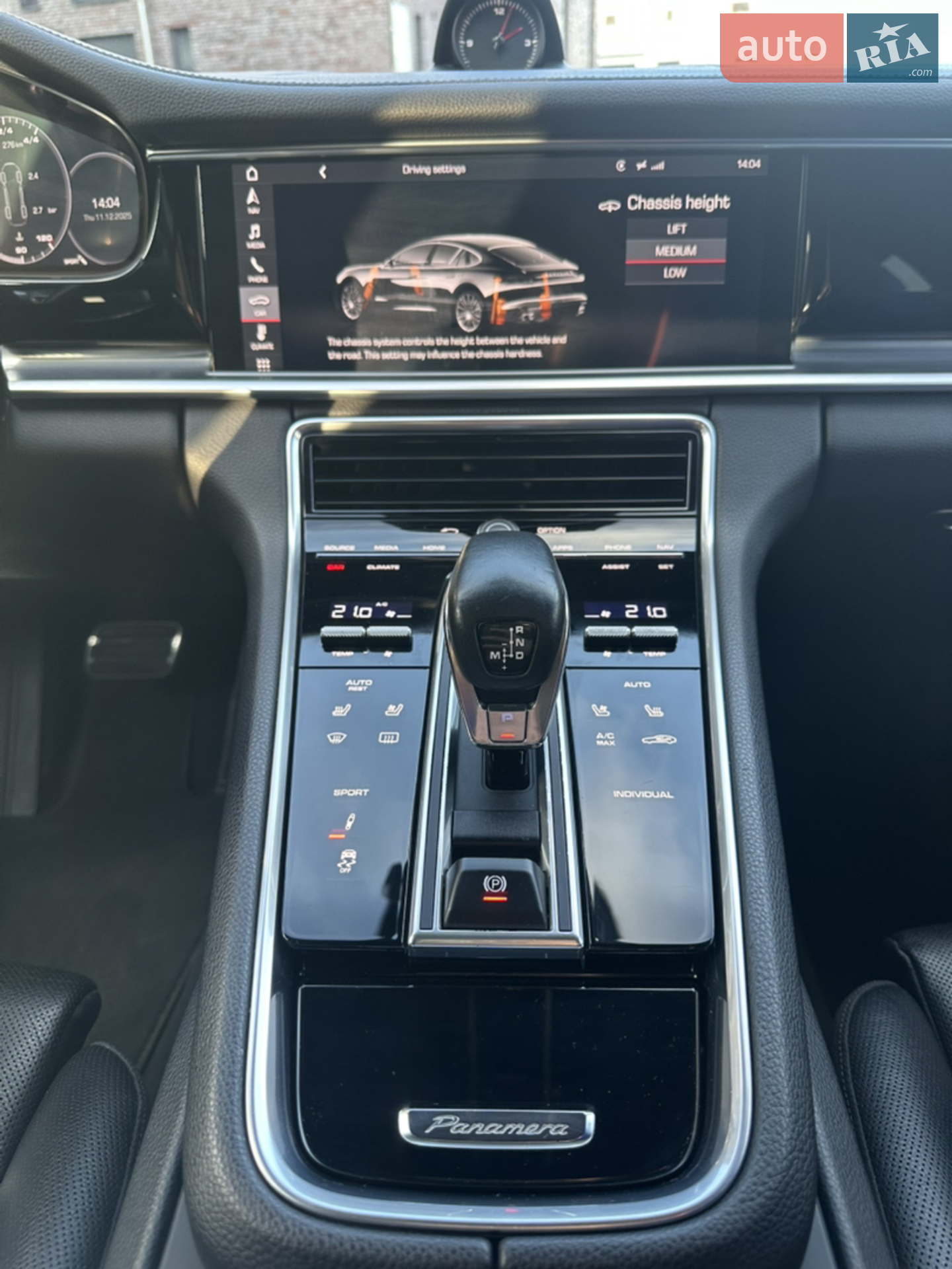2017 Porsche Panamera - мініатюра 122