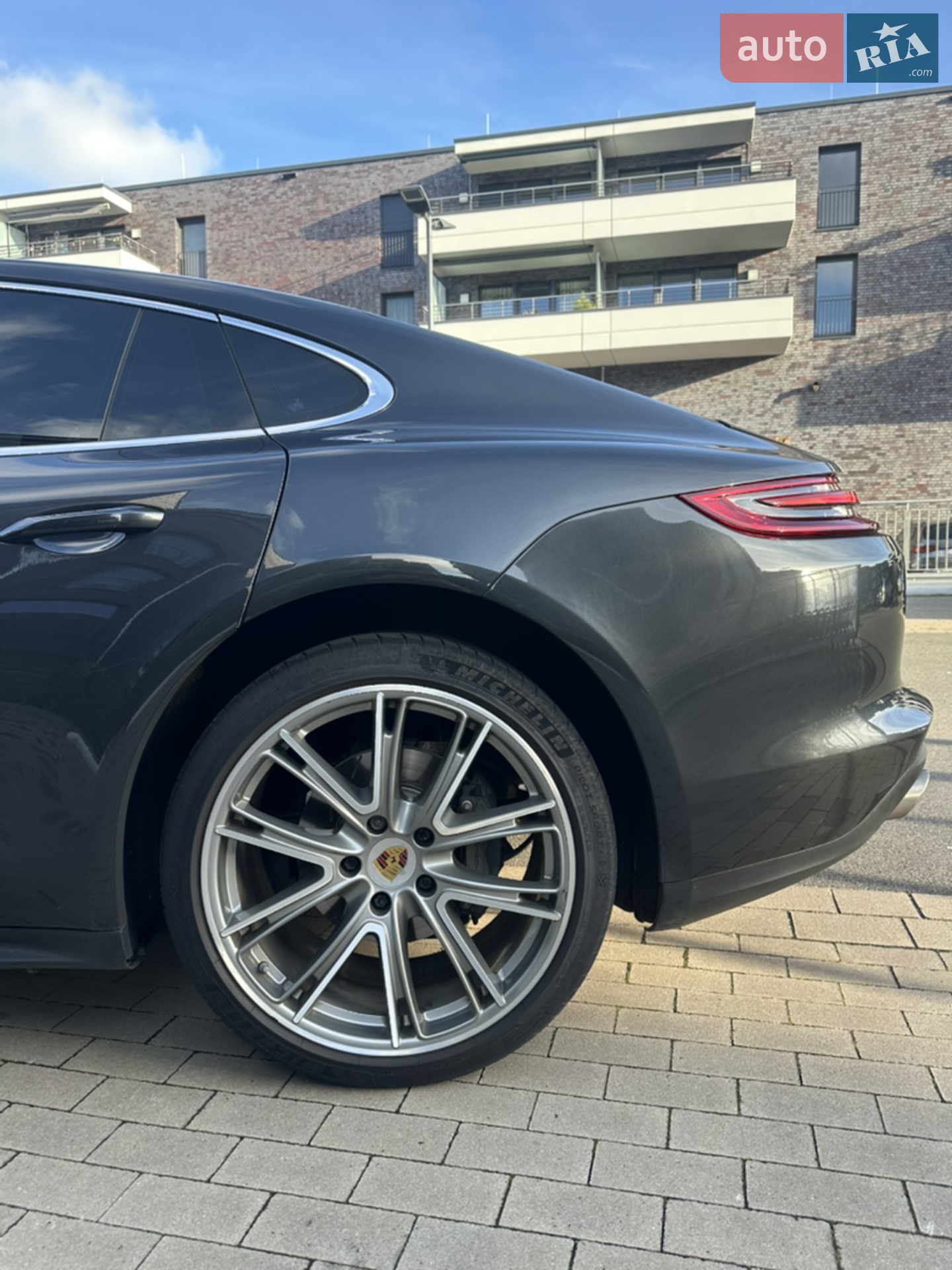 2017 Porsche Panamera - мініатюра 131