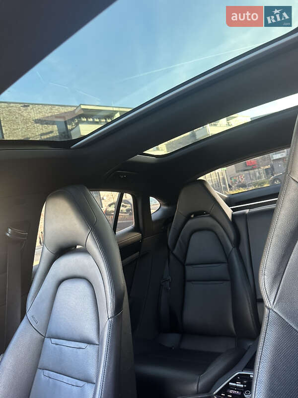 Фастбэк Porsche Panamera 2017 в Львове