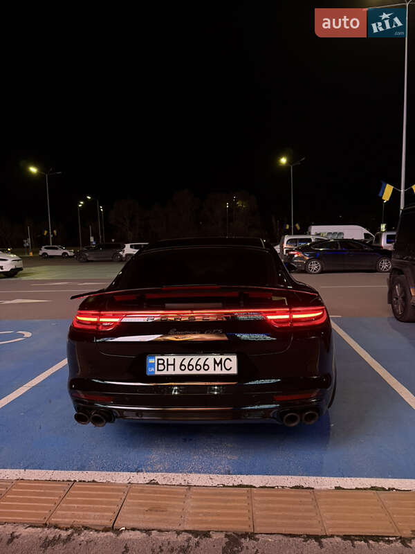 Універсал Porsche Panamera 2019 в Києві