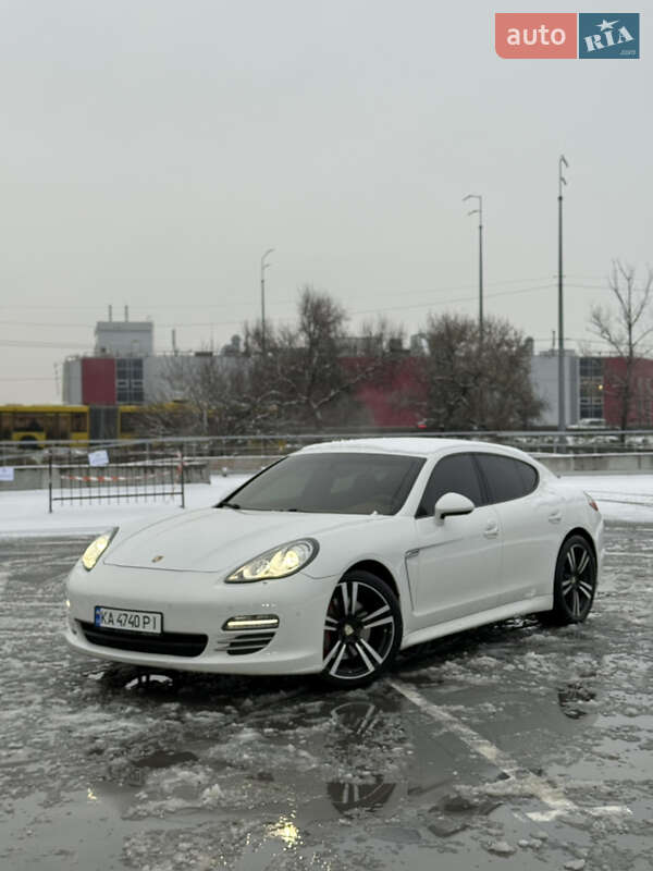 Фастбэк Porsche Panamera 2010 в Киеве