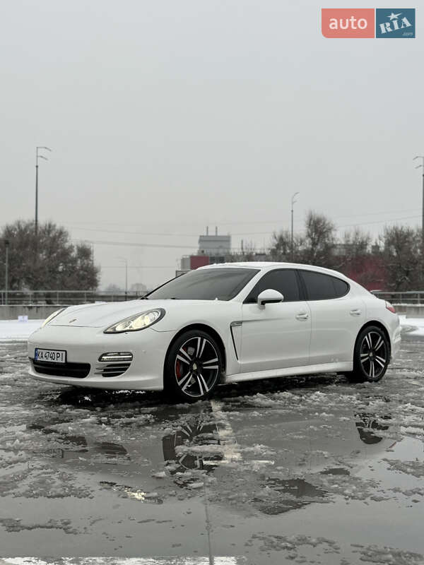 Фастбэк Porsche Panamera 2010 в Киеве