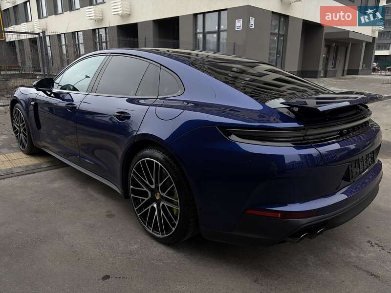 Фастбэк Porsche Panamera 2024 в Киеве фото 84 Фастбэк Porsche Panamera 2024 в Киеве