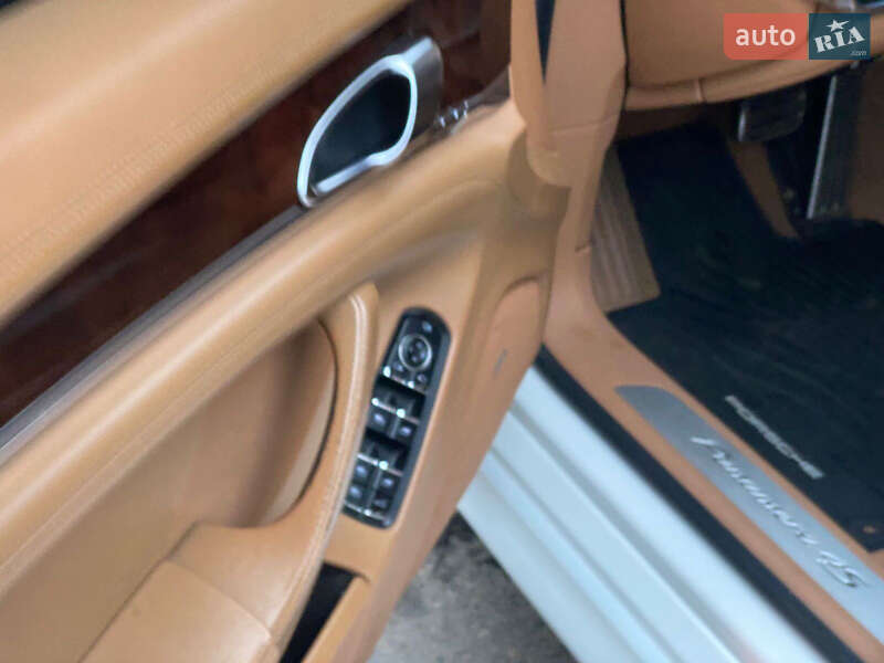 Фастбек Porsche Panamera 2010 в Кривому Розі