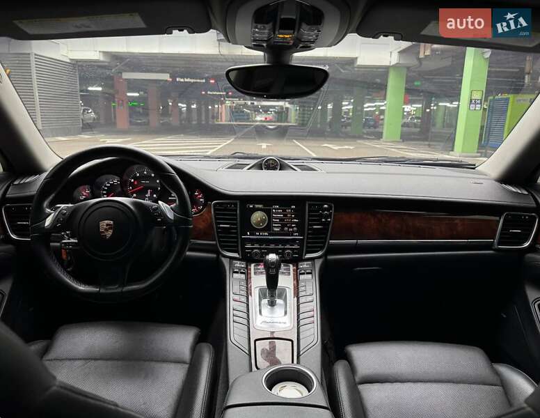 Фастбек Porsche Panamera 2012 в Києві фото 24 Фастбек Porsche Panamera 2012 в Києві