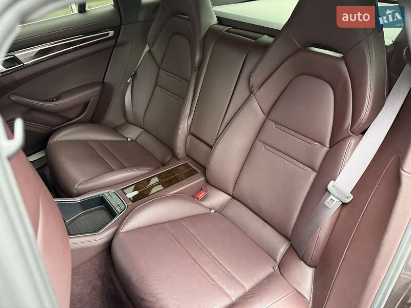 Фастбек Porsche Panamera 2017 в Дніпрі фото 31 Фастбек Porsche Panamera 2017 в Дніпрі