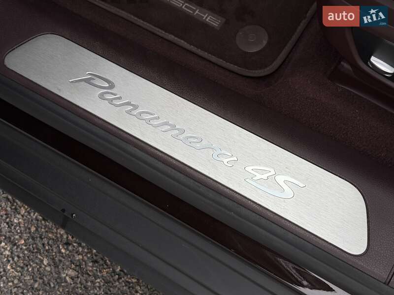 Фастбек Porsche Panamera 2017 в Дніпрі фото 36 Фастбек Porsche Panamera 2017 в Дніпрі