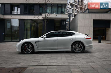 Фастбек Porsche Panamera 2011 в Києві
