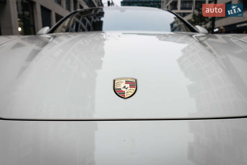 Фастбек Porsche Panamera 2011 в Києві