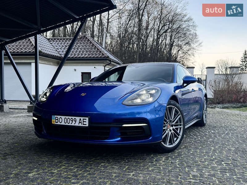 Фастбек Porsche Panamera 2018 в Тернополі