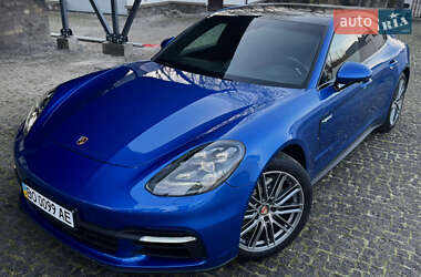Фастбек Porsche Panamera 2018 в Тернополі