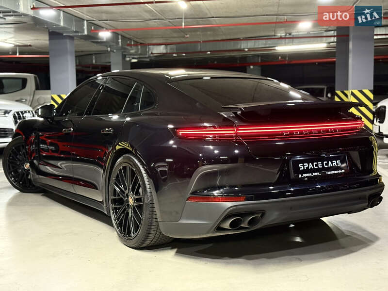 Фастбэк Porsche Panamera 2023 в Киеве