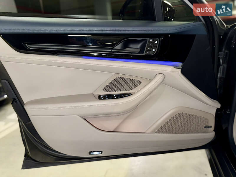 Фастбэк Porsche Panamera 2023 в Киеве