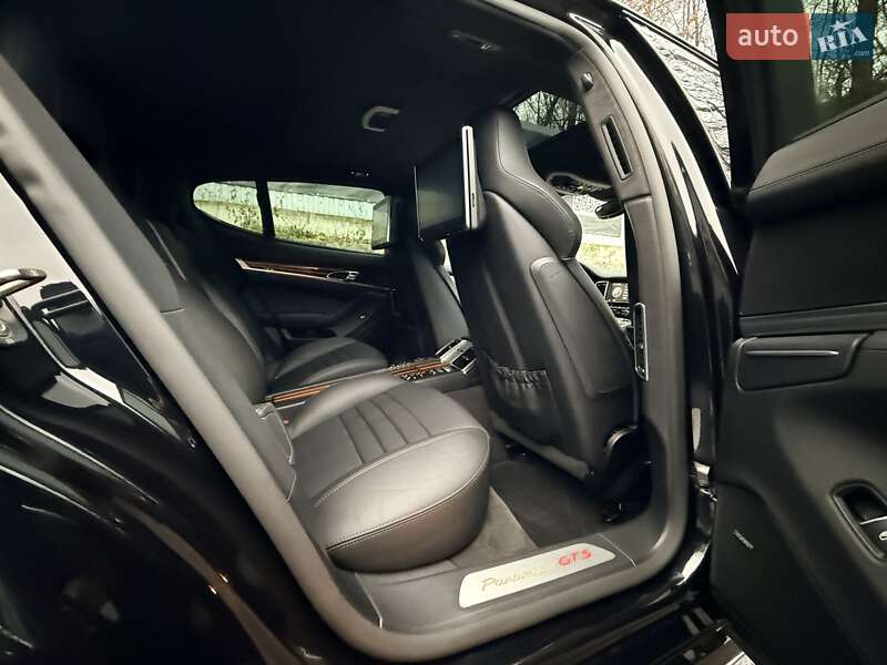 Фастбек Porsche Panamera 2016 в Києві