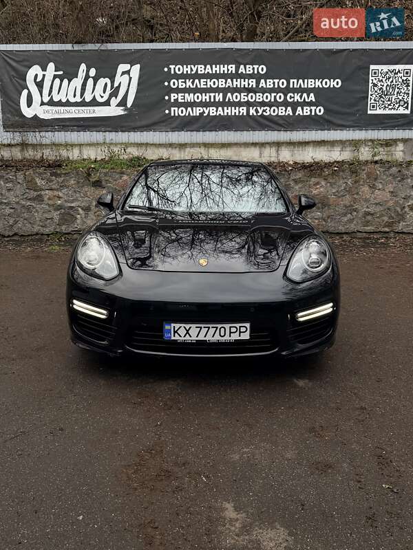 Фастбек Porsche Panamera 2016 в Києві