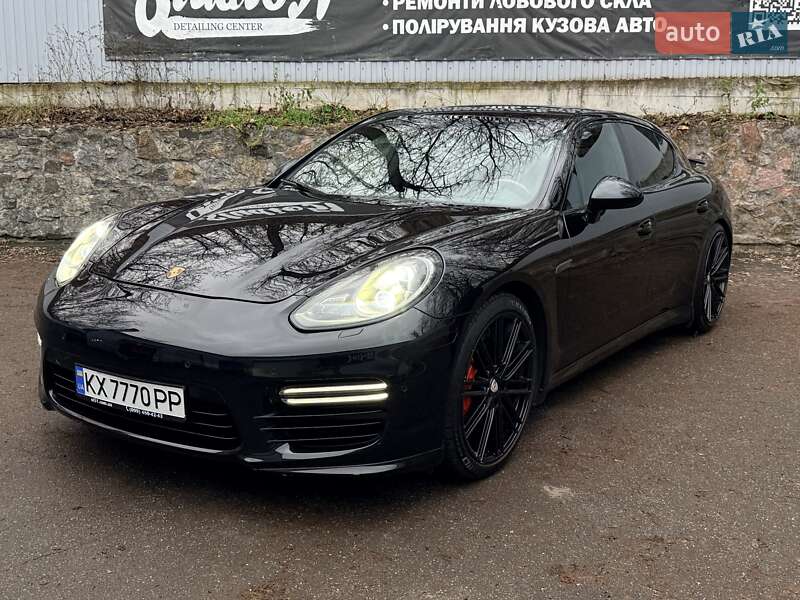 Фастбек Porsche Panamera 2016 в Києві