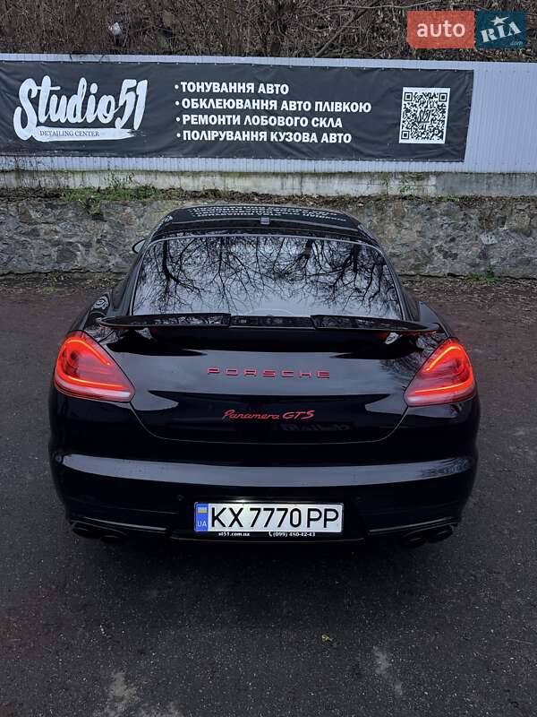 Фастбек Porsche Panamera 2016 в Києві