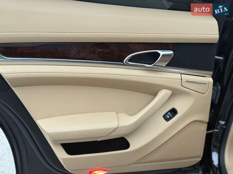 Фастбэк Porsche Panamera 2012 в Кривом Роге фото 41 Фастбэк Porsche Panamera 2012 в Кривом Роге