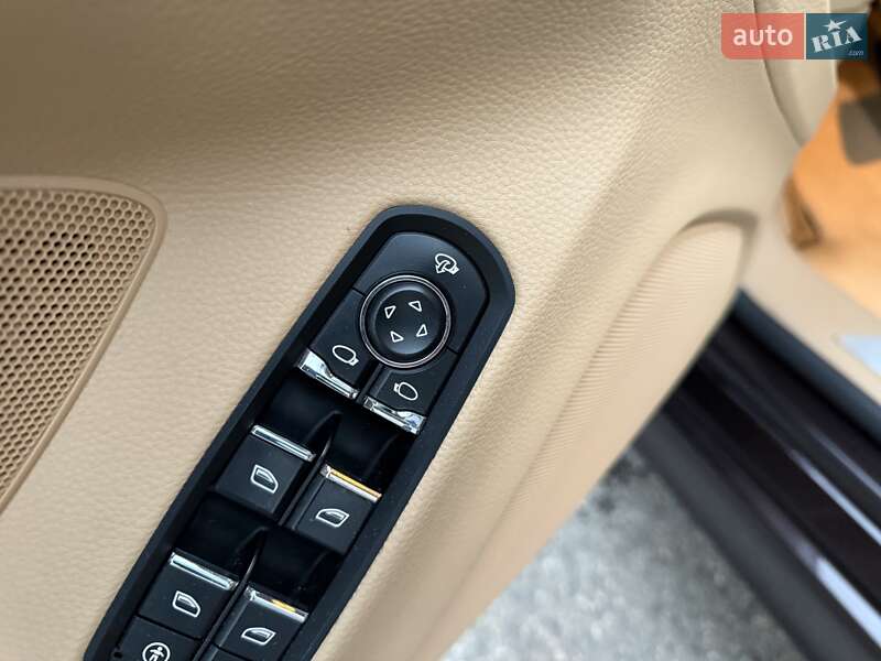 Фастбэк Porsche Panamera 2012 в Кривом Роге фото 43 Фастбэк Porsche Panamera 2012 в Кривом Роге