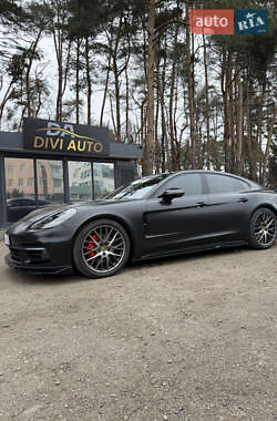 Фастбек Porsche Panamera 2017 в Києві
