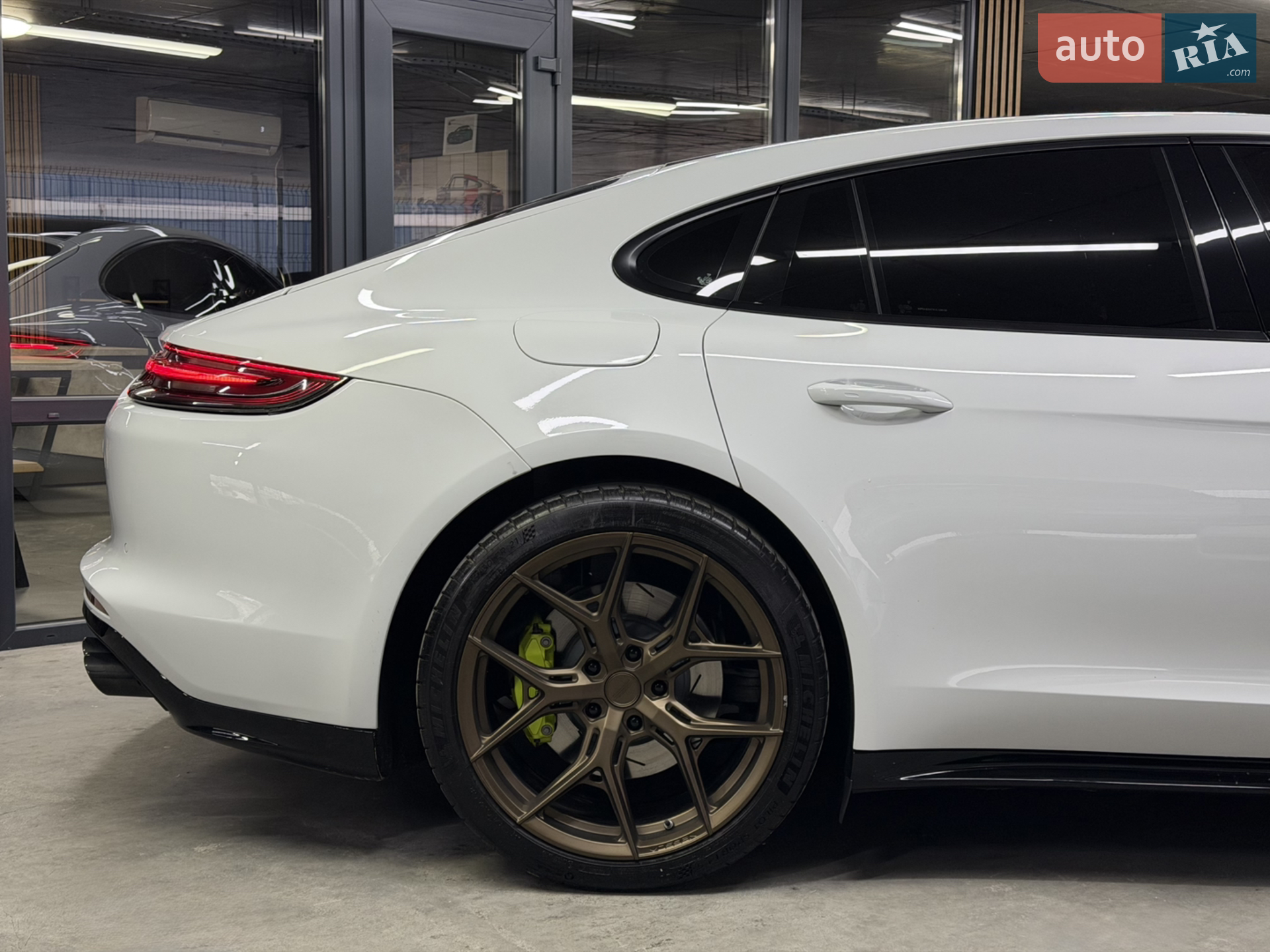 2017 Porsche Panamera - мініатюра 18