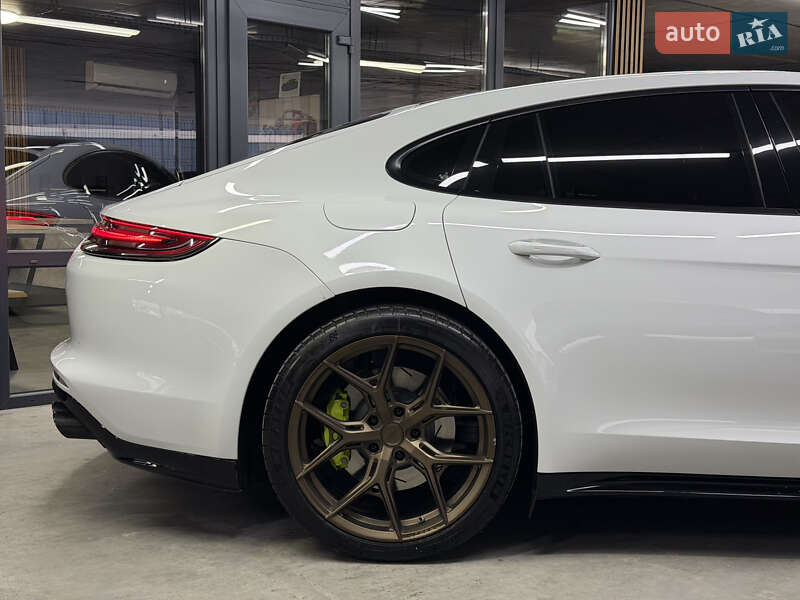 Фастбек Porsche Panamera 2017 в Одесі
