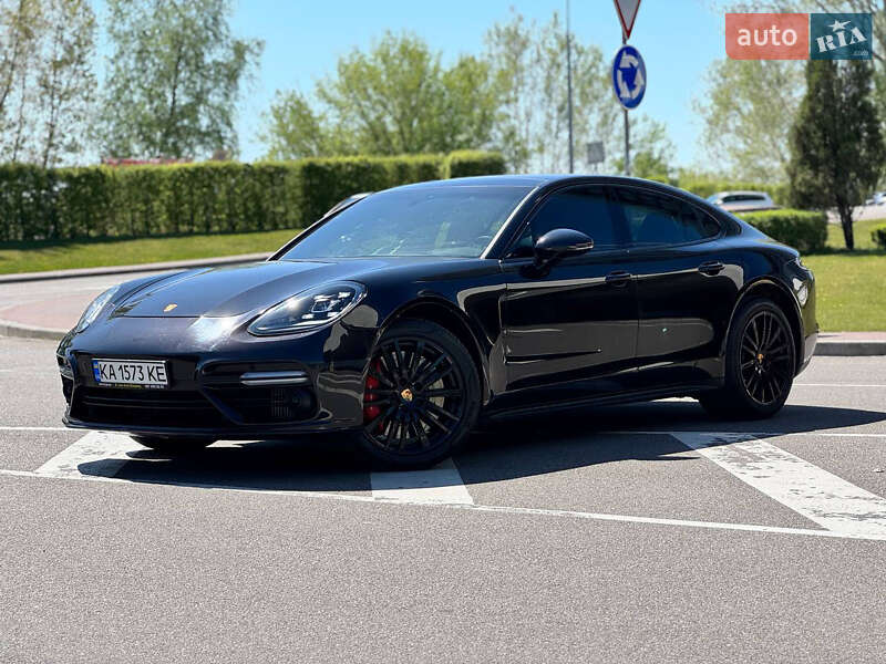 Фастбэк Porsche Panamera 2016 в Киеве