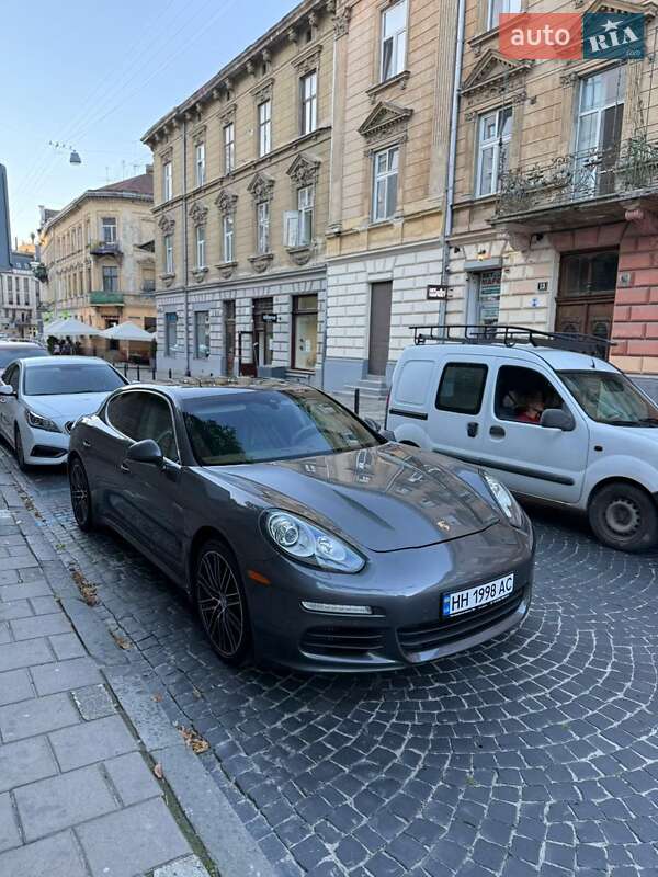 Porsche Panamera 2014