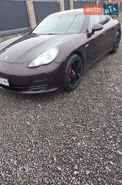 Фастбэк Porsche Panamera 2010 в Виннице