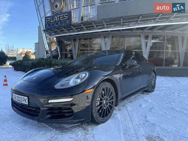 Фастбэк Porsche Panamera 2013 в Киеве