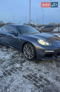 Фастбек Porsche Panamera 2014 в Києві