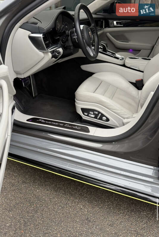 Універсал Porsche Panamera 2016 в Києві