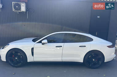 Фастбэк Porsche Panamera 2018 в Хмельницком