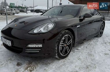 Фастбэк Porsche Panamera 2012 в Киеве