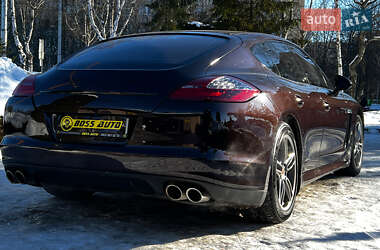 Фастбэк Porsche Panamera 2013 в Львове