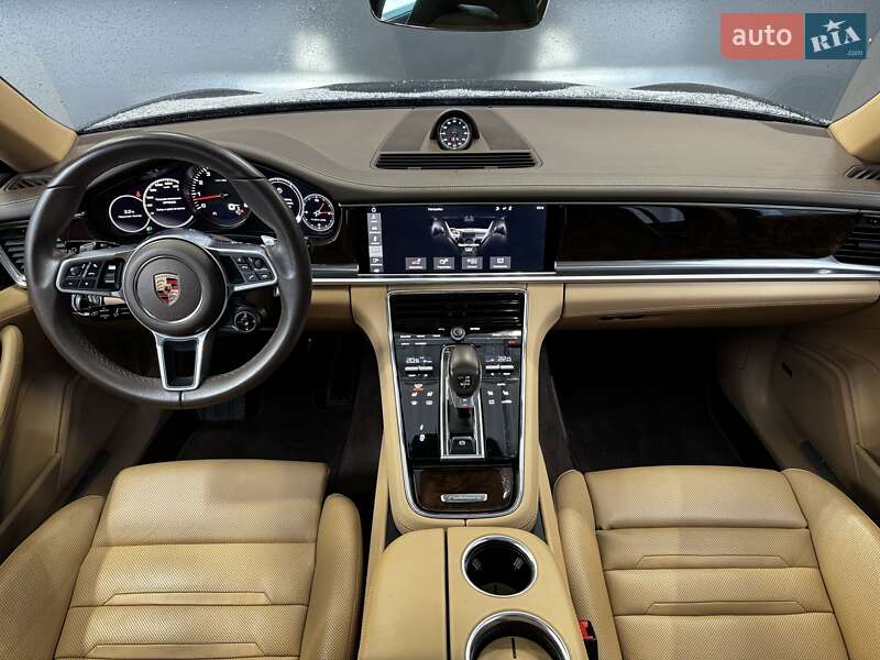 Фастбэк Porsche Panamera 2017 в Киеве фото 24 Фастбэк Porsche Panamera 2017 в Киеве