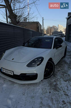 Універсал Porsche Panamera 2018 в Києві