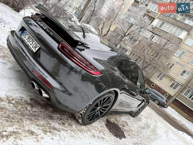 Фастбэк Porsche Panamera 2017 в Киеве фото 28 Фастбэк Porsche Panamera 2017 в Киеве