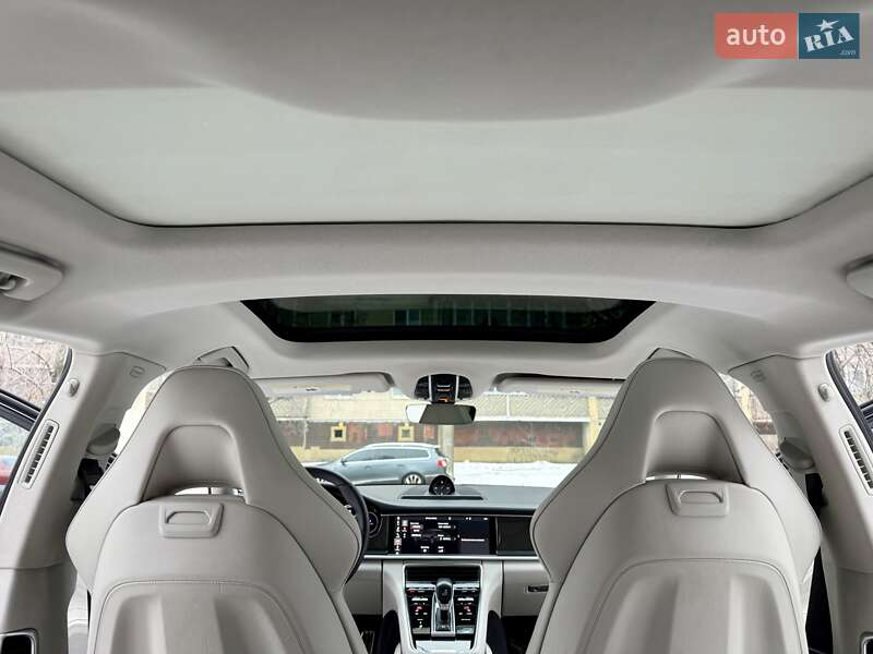 Фастбэк Porsche Panamera 2017 в Киеве фото 38 Фастбэк Porsche Panamera 2017 в Киеве