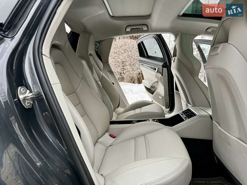 Фастбэк Porsche Panamera 2017 в Киеве фото 43 Фастбэк Porsche Panamera 2017 в Киеве