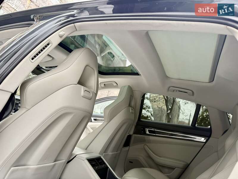 Фастбэк Porsche Panamera 2017 в Киеве фото 52 Фастбэк Porsche Panamera 2017 в Киеве