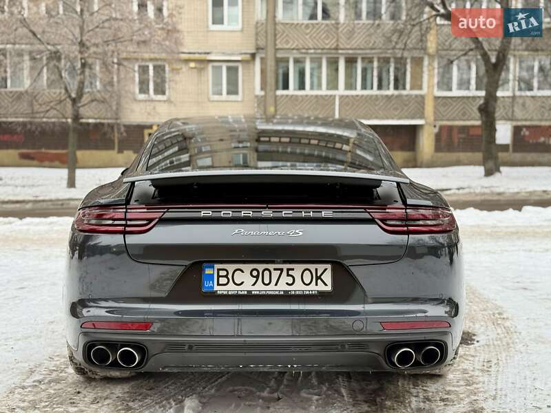 Фастбэк Porsche Panamera 2017 в Киеве фото 86 Фастбэк Porsche Panamera 2017 в Киеве