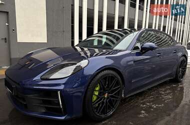 Фастбэк Porsche Panamera 2024 в Киеве