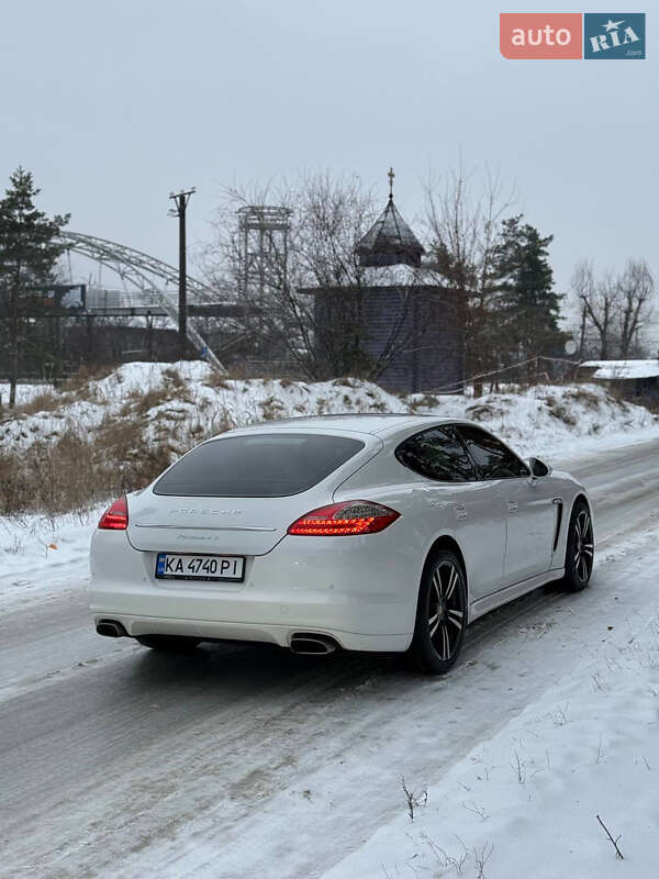 Фастбэк Porsche Panamera 2010 в Киеве