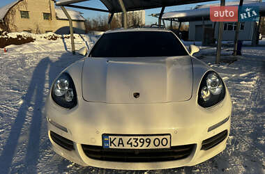 Фастбек Porsche Panamera 2013 в Києві