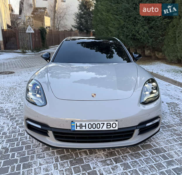 Фастбэк Porsche Panamera 2017 в Одессе