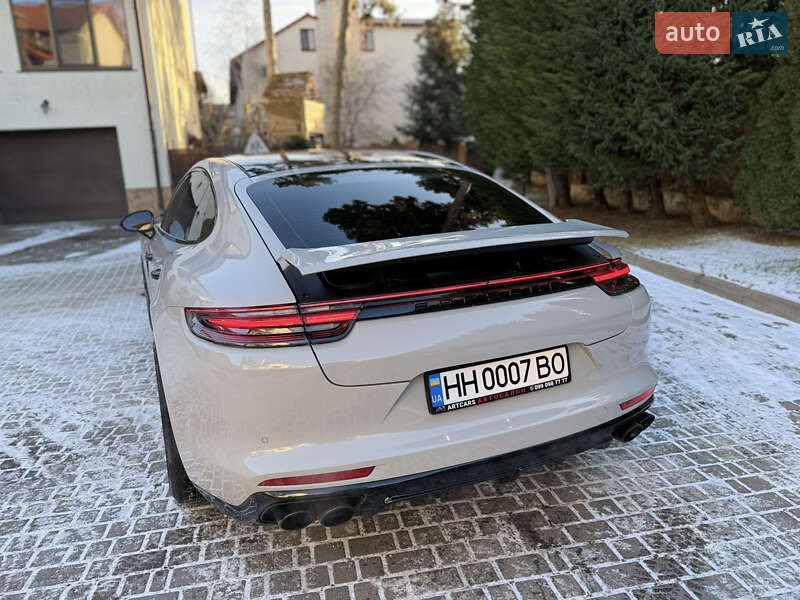 Фастбэк Porsche Panamera 2017 в Одессе