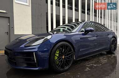 Фастбэк Porsche Panamera 2024 в Киеве
